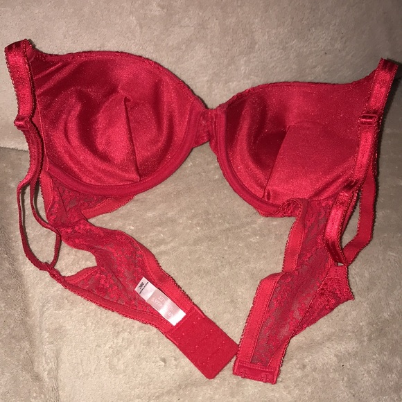 Victoria’s Secret 36C Red push up padded bra with floral detail 💕 - Picture 3 of 6